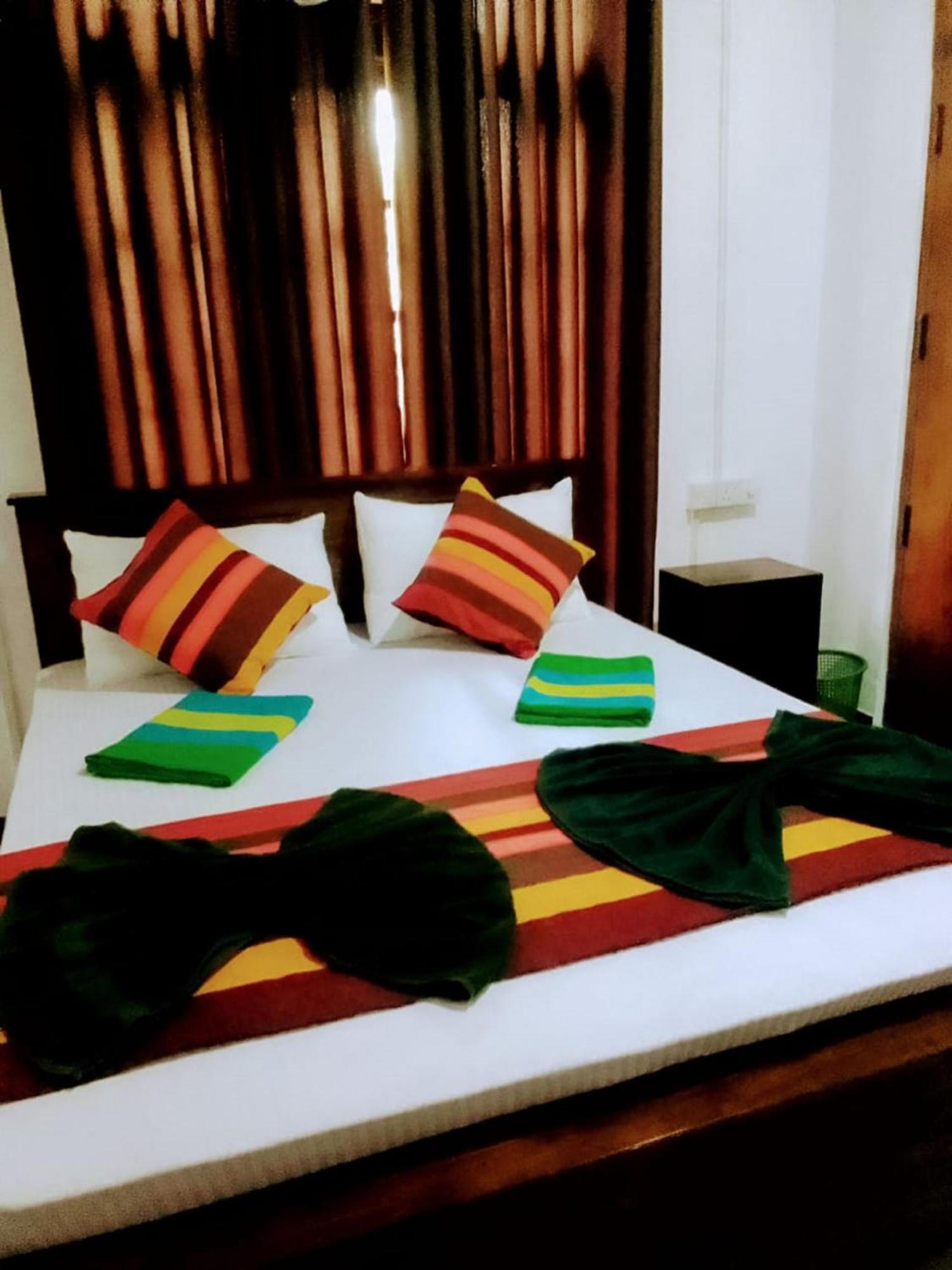 Sanu Home Stay Sigirîya Extérieur photo