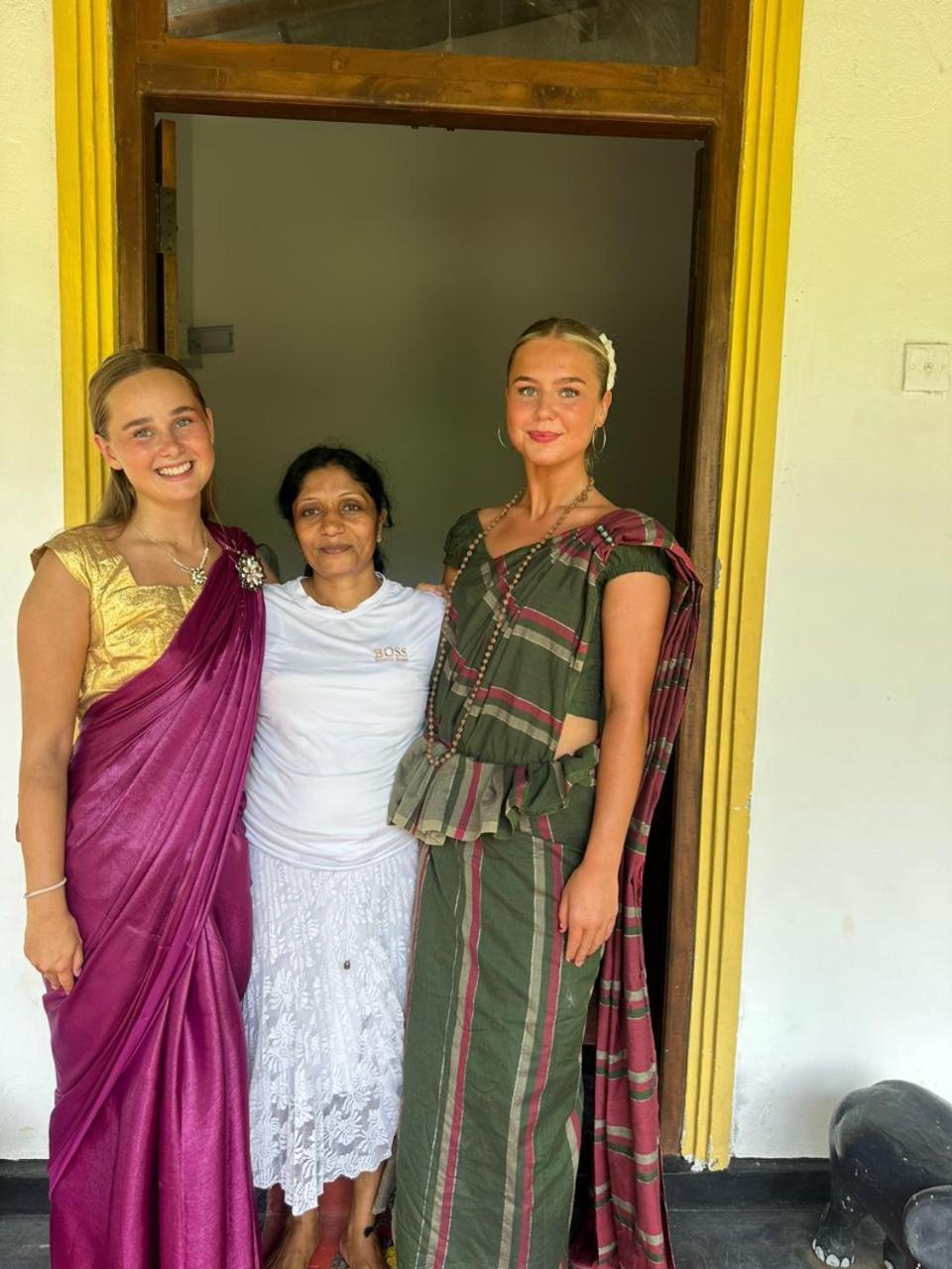 Sanu Home Stay Sigirîya Extérieur photo